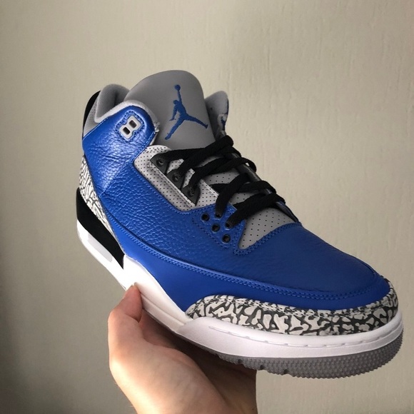 Air Jordan 3s - Picture 1 of 5
